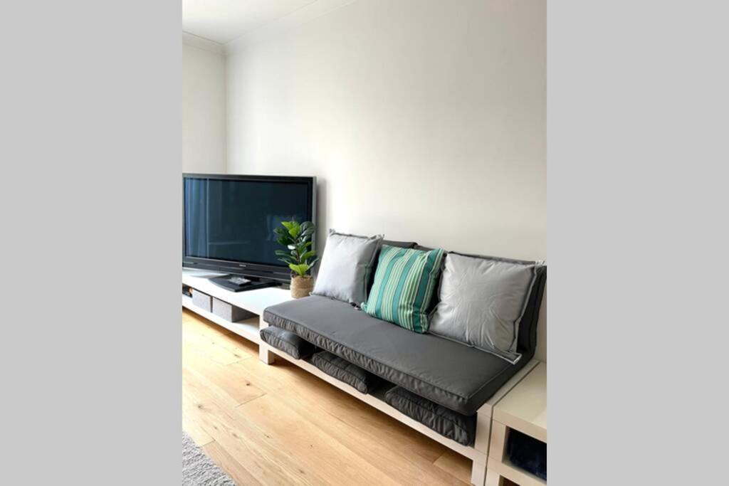Luna Beach - Luxury Carbis Bay Apartment + Parking Eksteriør billede
